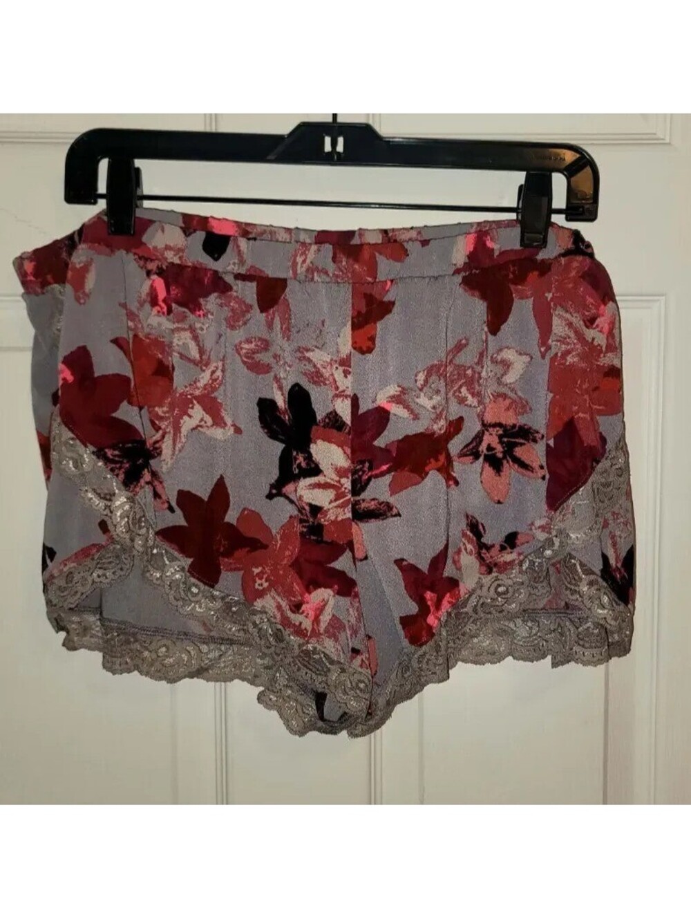EXPRESS GRAY & BURGUNDY FLORAL LACE HEM PAJAMA LOUNGE SLEEP SHORTS SIZE XL